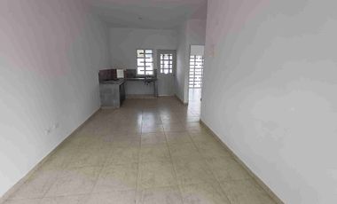 Rento casa en privada con vigilancia y alberca comun