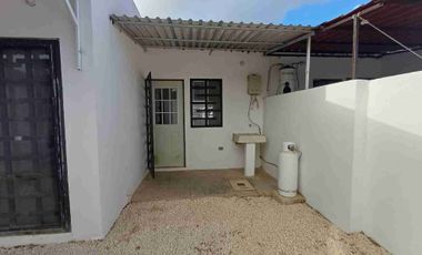 Rento casa en privada con vigilancia y alberca comun