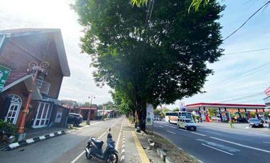 Rumah / tempat usaha Strategis Pinggir jalan raya