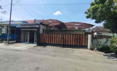 Rumah Second Plus Tempat Usaha Siap Pakai Dekat Simpang Underpass Joglo