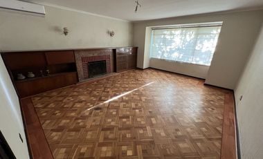 CASA COMERCIAL USO OFICINAS, SECTOR IRARRAZAVAL CON PEDRO VALDIVIA, ÑUÑOA, 348/403 M2, A PASOS DEL METRO