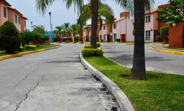 Hermosa casa en condominio con alberca