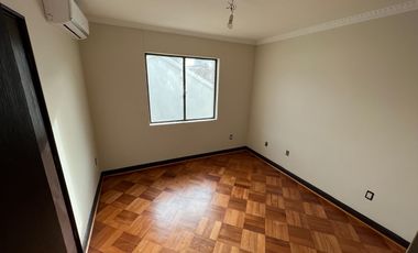 CASA COMERCIAL USO OFICINAS, SECTOR IRARRAZAVAL CON PEDRO VALDIVIA, ÑUÑOA, 348/403 M2, A PASOS DEL METRO