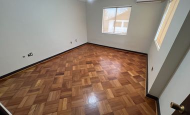 CASA COMERCIAL USO OFICINAS, SECTOR IRARRAZAVAL CON PEDRO VALDIVIA, ÑUÑOA, 348/403 M2, A PASOS DEL METRO