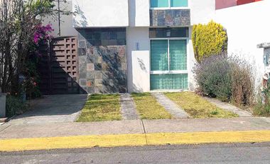 Amplia casa con Jardín Metepec