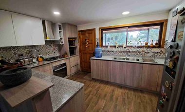 Gran oportunidad amplia y hermosa parcela con casa y local comercial ubicado en Quillón
