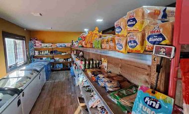 Gran oportunidad amplia y hermosa parcela con casa y local comercial ubicado en Quillón