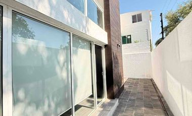 Se renta casa dentro de coto privado Vistas Altozano 3 recámaras