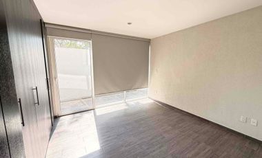Se renta casa dentro de coto privado Vistas Altozano 3 recámaras
