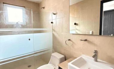 Se renta casa dentro de coto privado Vistas Altozano 3 recámaras