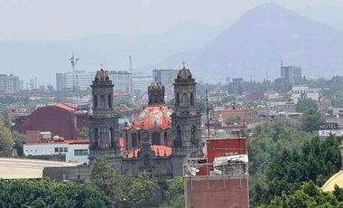 Edificio Icónico en Esquina: Balderas y Av. Juárez | Frente a la Alameda