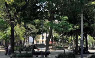 Edificio Icónico en Esquina: Balderas y Av. Juárez | Frente a la Alameda