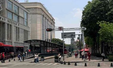 Edificio Icónico en Esquina: Balderas y Av. Juárez | Frente a la Alameda