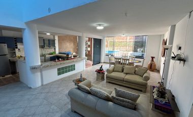 Oportunidad: casa frente al mar en Brisas de Villa – 300 m²