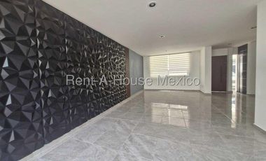 Casa en renta en Zibatá con roof y estacionamiento techado Bpa2816