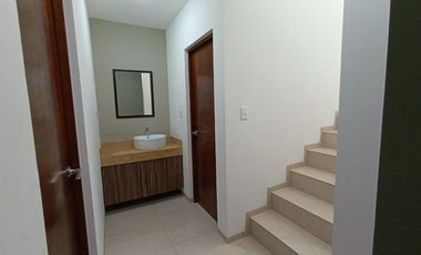 Zibatá Casa de 3 niveles con asador y espacios amplios en renta Bpa2587