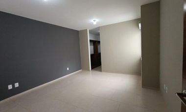 Zibatá Casa de 3 niveles con asador y espacios amplios en renta Bpa2587