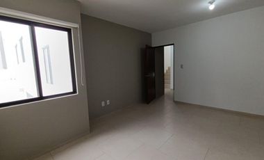 Zibatá Casa de 3 niveles con asador y espacios amplios en renta Bpa2587