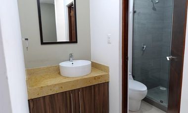 Zibatá Casa de 3 niveles con asador y espacios amplios en renta Bpa2587