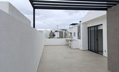 Zibatá Casa de 3 niveles con asador y espacios amplios en renta Bpa2587