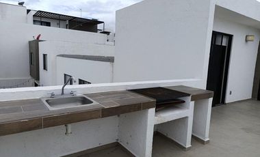 Zibatá Casa de 3 niveles con asador y espacios amplios en renta Bpa2587