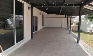 Casa en Excelente Ubicación (Villas de Irapuato) Lista para habitar, Trato directo ( No inmobiliarias)