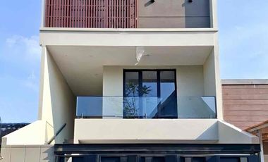 Jual Rumah Lux Baru LT 140m2 Swimming Pool di Puri Indah, Jakbar