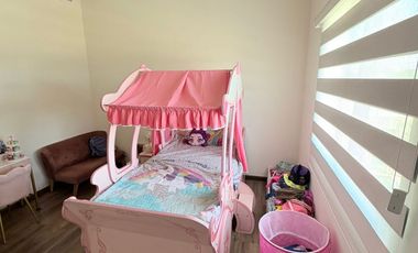 SE VENDE HERMOSA CASA CON ALBERCA EN RESIDENCIAL  ALBOREAL