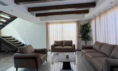 SE VENDE HERMOSA CASA CON ALBERCA EN RESIDENCIAL  ALBOREAL