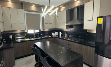 SE VENDE HERMOSA CASA CON ALBERCA EN RESIDENCIAL  ALBOREAL