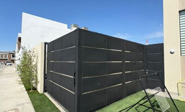 SE VENDE HERMOSA CASA CON ALBERCA EN RESIDENCIAL  ALBOREAL