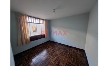 Alquiler De Amplia Casa Para Empresas Urb Santa Maria S/. 6,500.00
