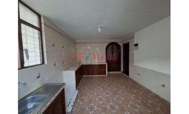 Alquiler De Amplia Casa Para Empresas Urb Santa Maria S/. 6,500.00