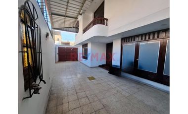 Alquiler De Amplia Casa Para Empresas Urb Santa Maria S/. 6,500.00
