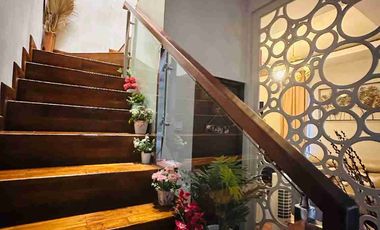 Rumah hook di cluster sumareccon bekasi cantik strategis siap huni