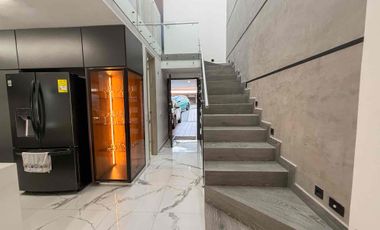 ARRIENDO CASA AMOBLADA EN ENVIGADO CERCA A SAN LUCAS
