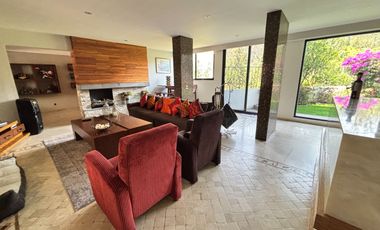 Hermosa casa en condominio rodeada de vistas verdes, un remanso de paz en la ciudad