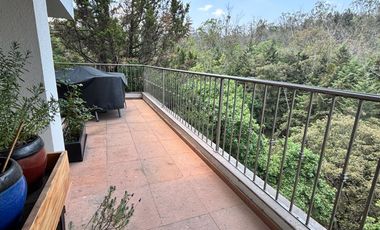 Hermosa casa en condominio rodeada de vistas verdes, un remanso de paz en la ciudad