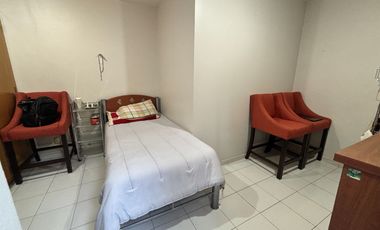 Hermosa casa en condominio rodeada de vistas verdes, un remanso de paz en la ciudad