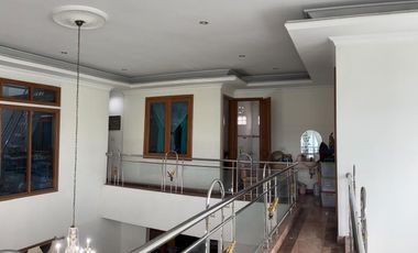 BEST DEAL HARI INI! Rumah Hook Setra Duta Hadap Timur