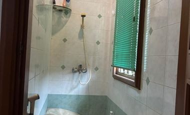 BEST DEAL HARI INI! Rumah Hook Setra Duta Hadap Timur