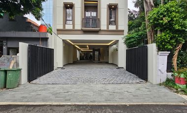 Jual Rumah Kos Baru 4 Lantai + Lift di Cikini Jakarta Pusat | 22 Kamar | Siap Huni & Investasi