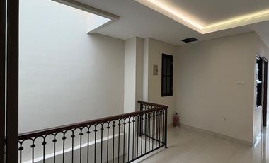 Jual Rumah Kos Baru 4 Lantai + Lift di Cikini Jakarta Pusat | 22 Kamar | Siap Huni & Investasi
