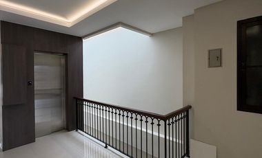 Jual Rumah Kos Baru 4 Lantai + Lift di Cikini Jakarta Pusat | 22 Kamar | Siap Huni & Investasi