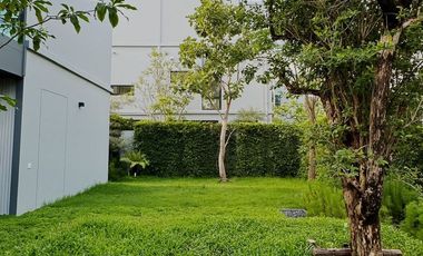 Luxury house for Sale/Rent at VIVE Krungthep Kreetha, Corner unit, 3 story detached house with private elevator. Near the Yellow Line ---------a Stati