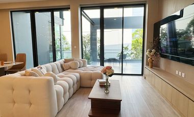 Luxury house for Sale/Rent at VIVE Krungthep Kreetha, Corner unit, 3 story detached house with private elevator. Near the Yellow Line ---------a Stati