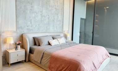 Luxury house for Sale/Rent at VIVE Krungthep Kreetha, Corner unit, 3 story detached house with private elevator. Near the Yellow Line ---------a Stati