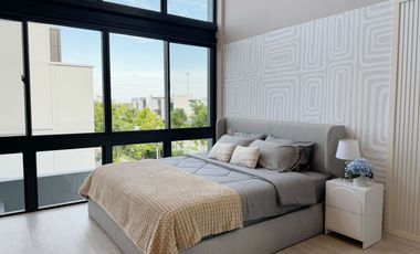 Luxury house for Sale/Rent at VIVE Krungthep Kreetha, Corner unit, 3 story detached house with private elevator. Near the Yellow Line ---------a Stati