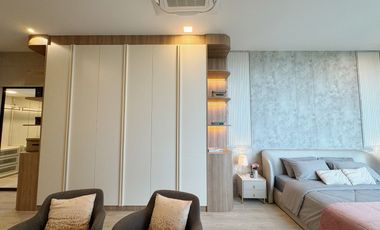 Luxury house for Sale/Rent at VIVE Krungthep Kreetha, Corner unit, 3 story detached house with private elevator. Near the Yellow Line ---------a Stati