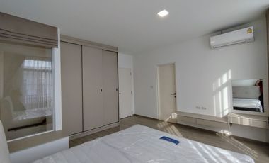 For Sale/Rent : 2-story townhome near Mega Bangna, best location in the area. Indy 2 Bangna-Ramkhamhaeng 2. Beautiful house, fully furnished